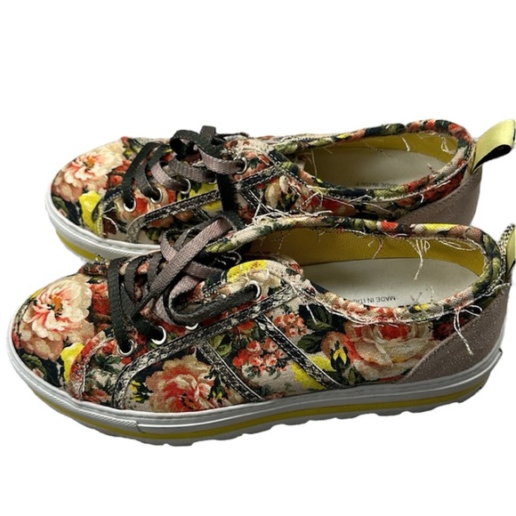 Women’s MSGM sneakers-like new - Picture 2 of 3